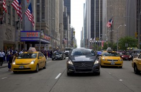 2011 Mercedes-Benz R350 4MATIC