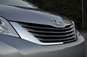 2011 Toyota Sienna Review