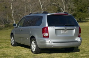 2008 Hyundai Entourage