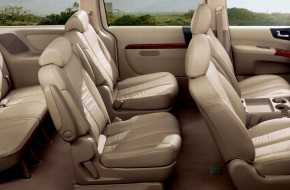 2008 Hyundai Entourage