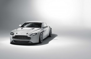 2011 Aston Martin Vantage GT4