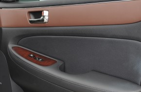 2011 Hyundai Genesis Sedan Review