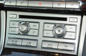 2011 Jaguar XF Review