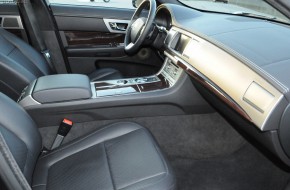 2011 Jaguar XF Review