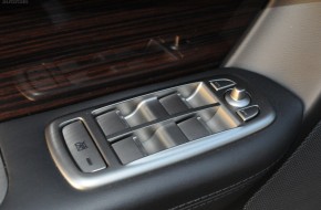 2011 Jaguar XF Review