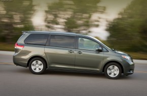 2011 Toyota Sienna LE