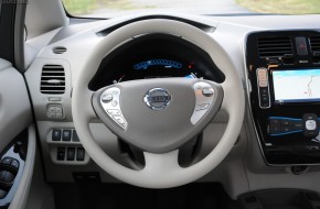 2011 Nissan Leaf Review