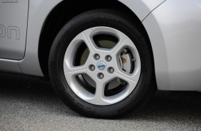 2011 Nissan Leaf Review