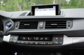 2011 Lexus CT200h Review