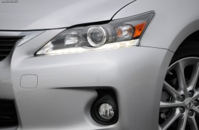 2011 Lexus CT200h Review