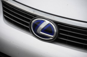 2011 Lexus CT200h Review