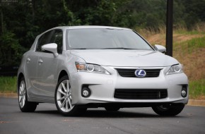 2011 Lexus CT200h Review