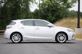 2011 Lexus CT200h Review