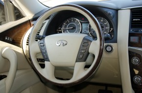 2012 Infiniti QX Review