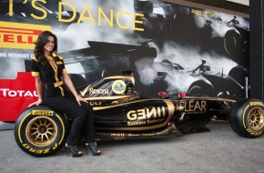 Pirelli Booth NYIAS 2012