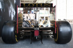Pirelli Booth NYIAS 2012