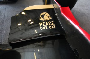 Pirelli Booth NYIAS 2012