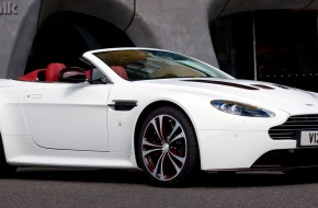 2013 Aston Martin V12 Vantage Roadster