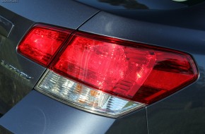 2013 Subaru Legacy 2.5i Premium Review