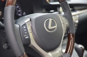 2013 Lexus ES 350 Review