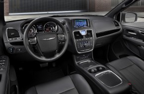 2013 Chrysler Town & Country S