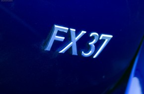 2013 Infiniti FX37 Review