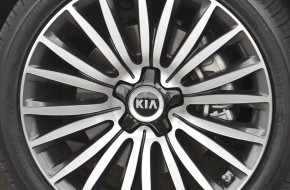 2013 Kia Cadena
