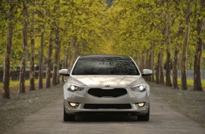 2013 Kia Cadena