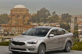 2013 Kia Cadena