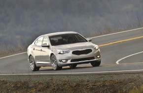 2013 Kia Cadena