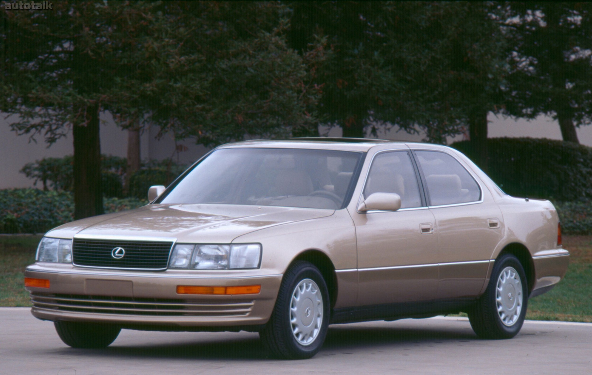 1990 - 1994 Lexus LS 400