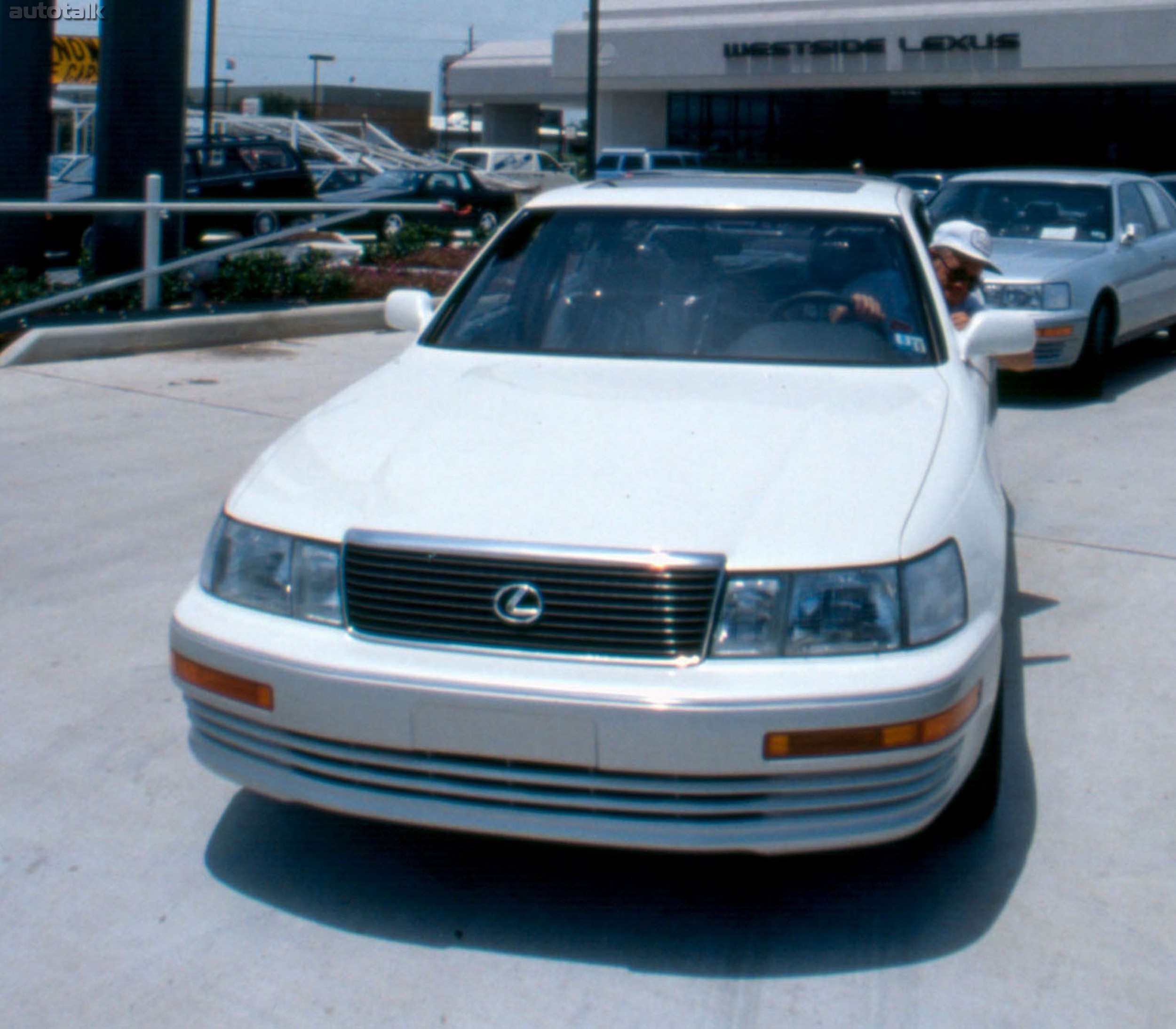 1990 - 1994 Lexus LS 400