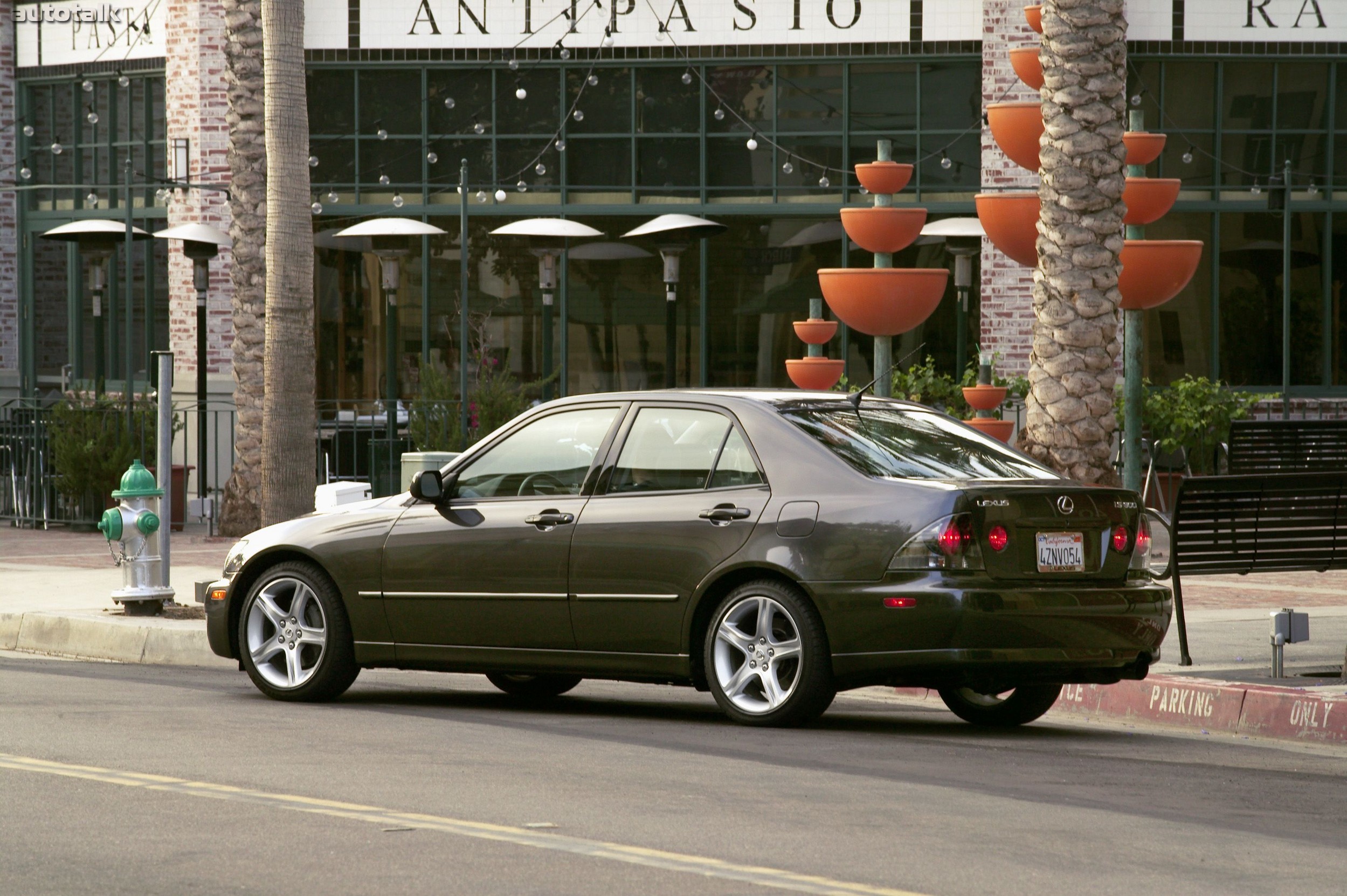 2004 - 2005 Lexus IS 300