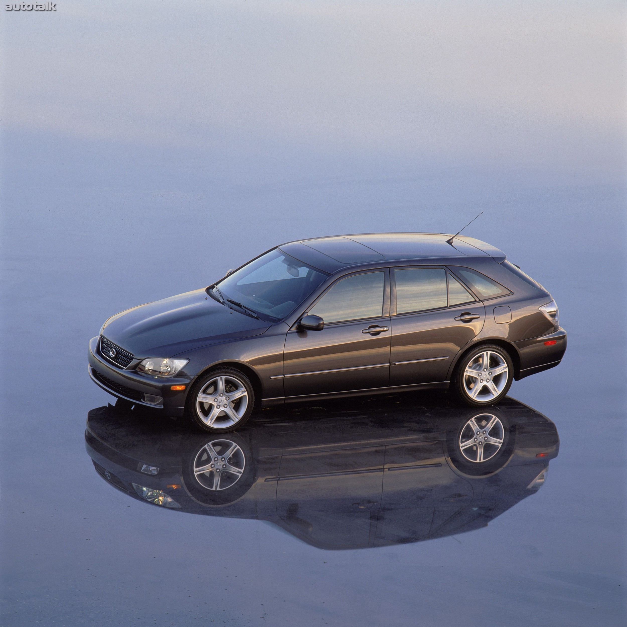 2004 - 2005 Lexus IS 300