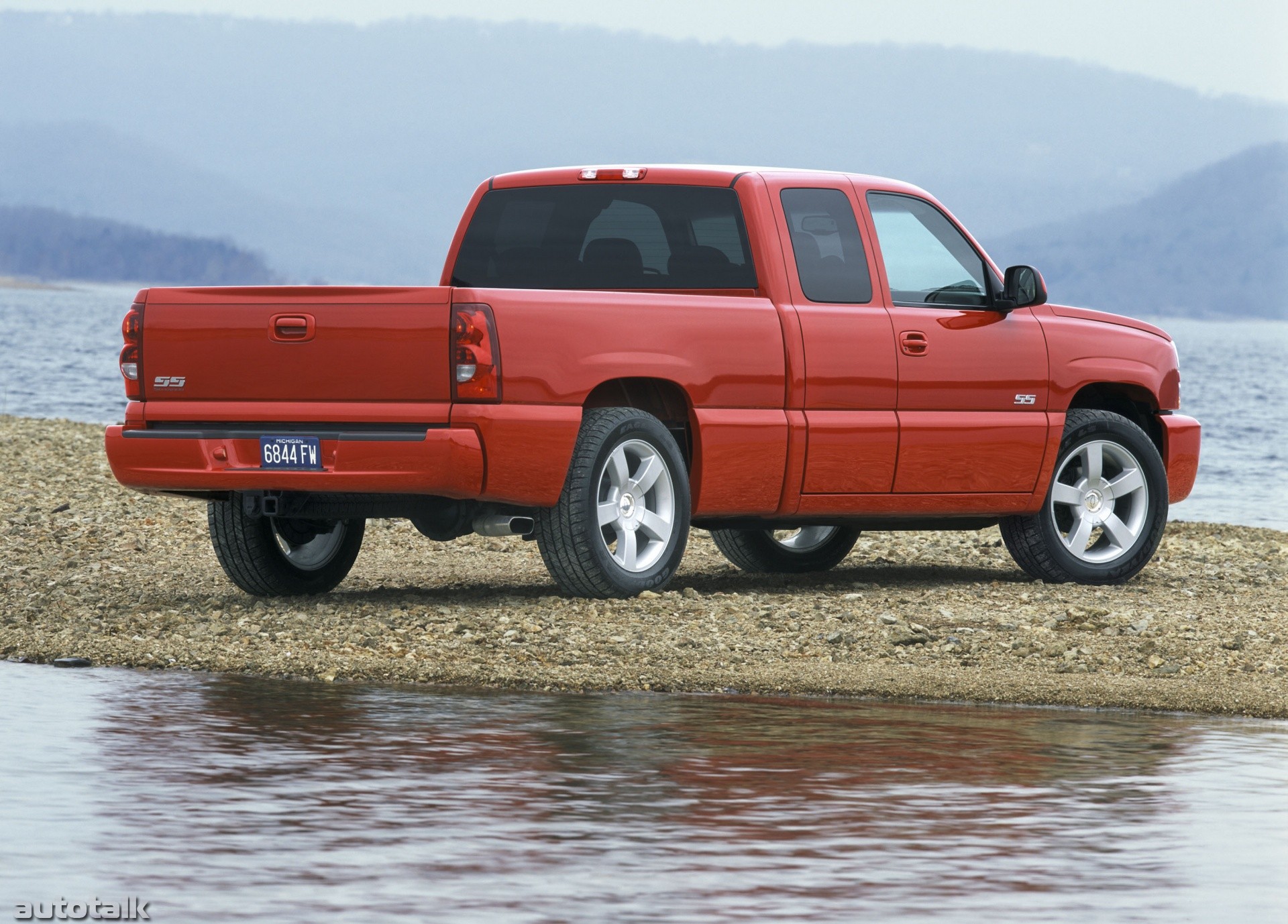 2004 Chevrolet Silverado SS