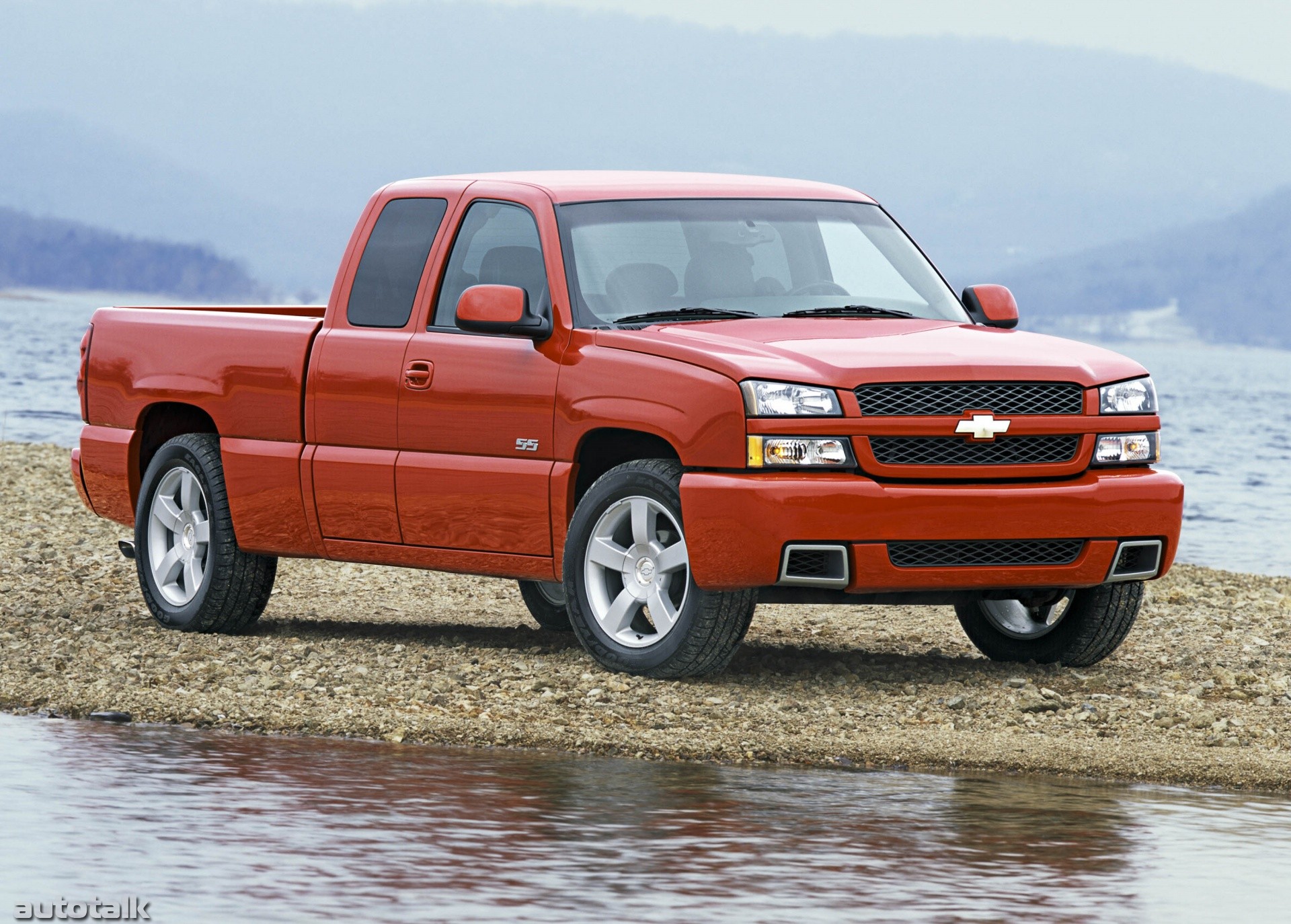 2004 Chevrolet Silverado SS
