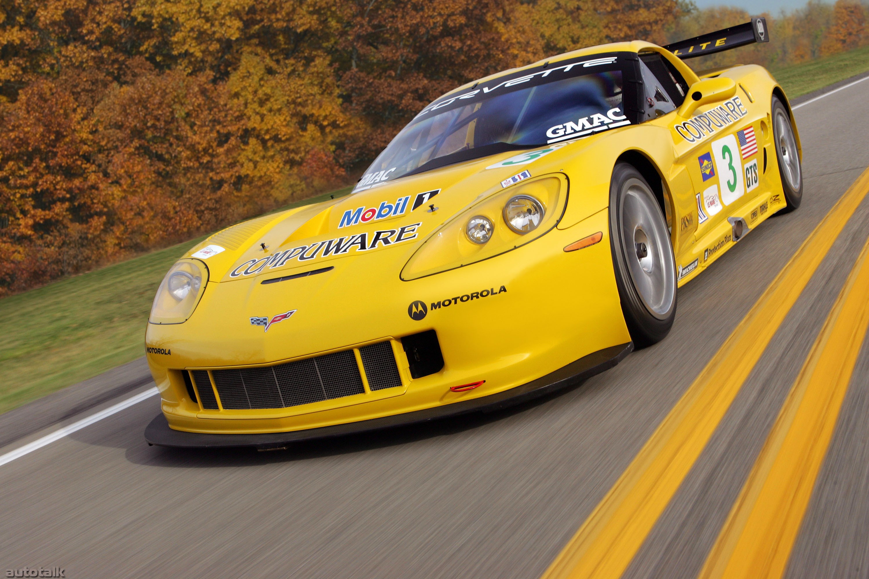 R gt1. гонки желтая машина. гонки спорткаров. Chevrolet corvette c7 z06. гоночные машины.