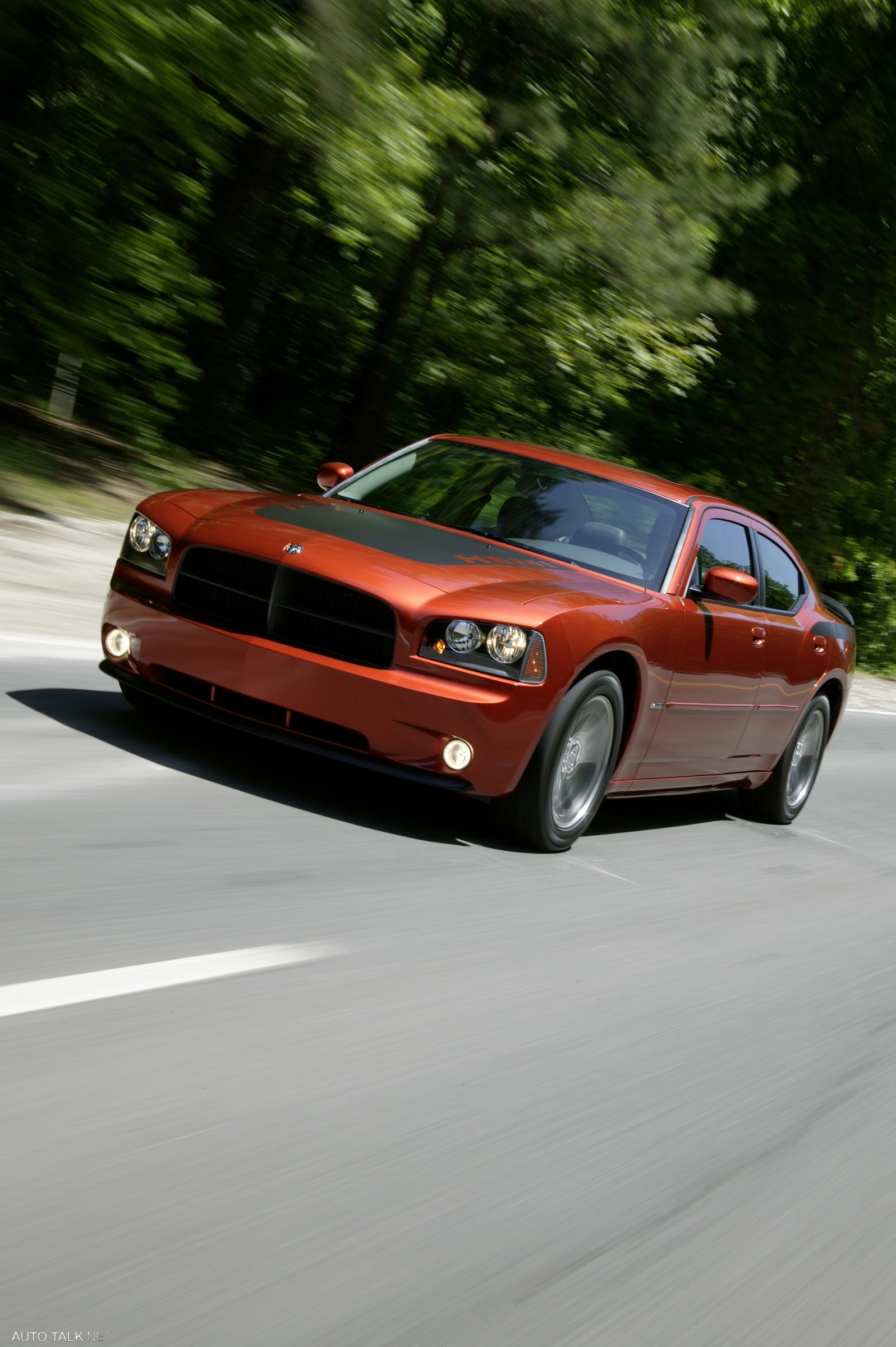 Dodge charger srt8. додж чарджер 2010. Dodge charger daytona 2006. Dodge charger srt8 2006. додж 2006.