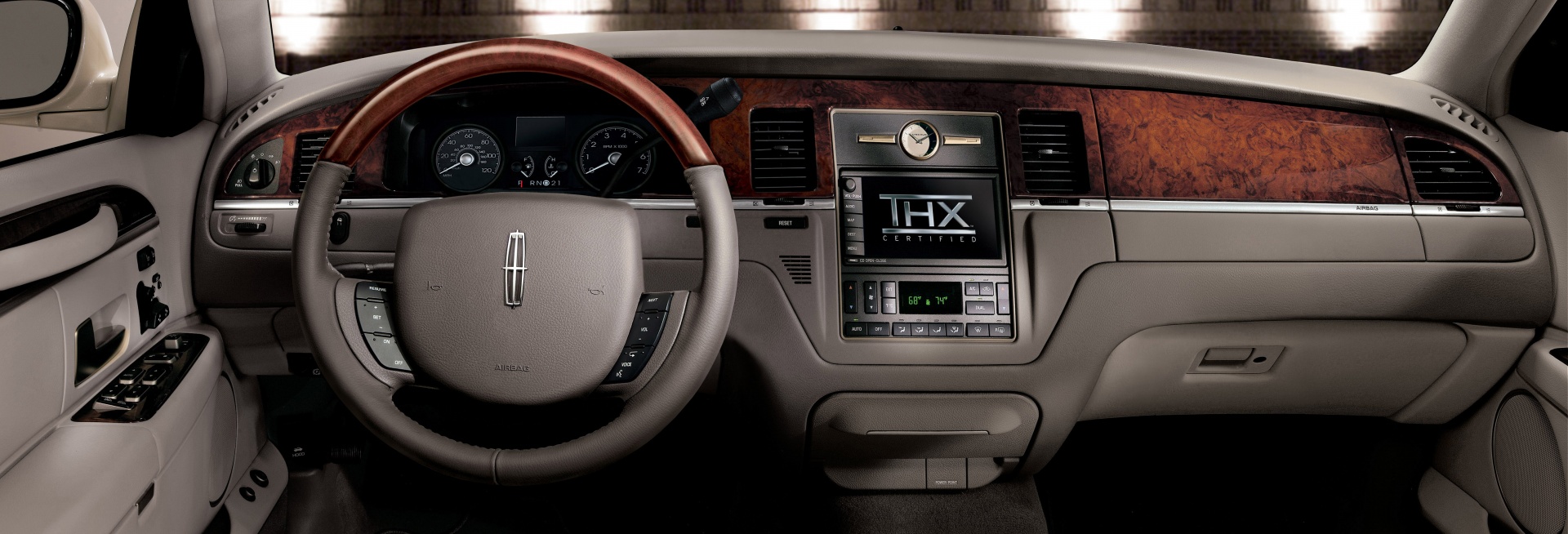 2006 Lincoln Town Car