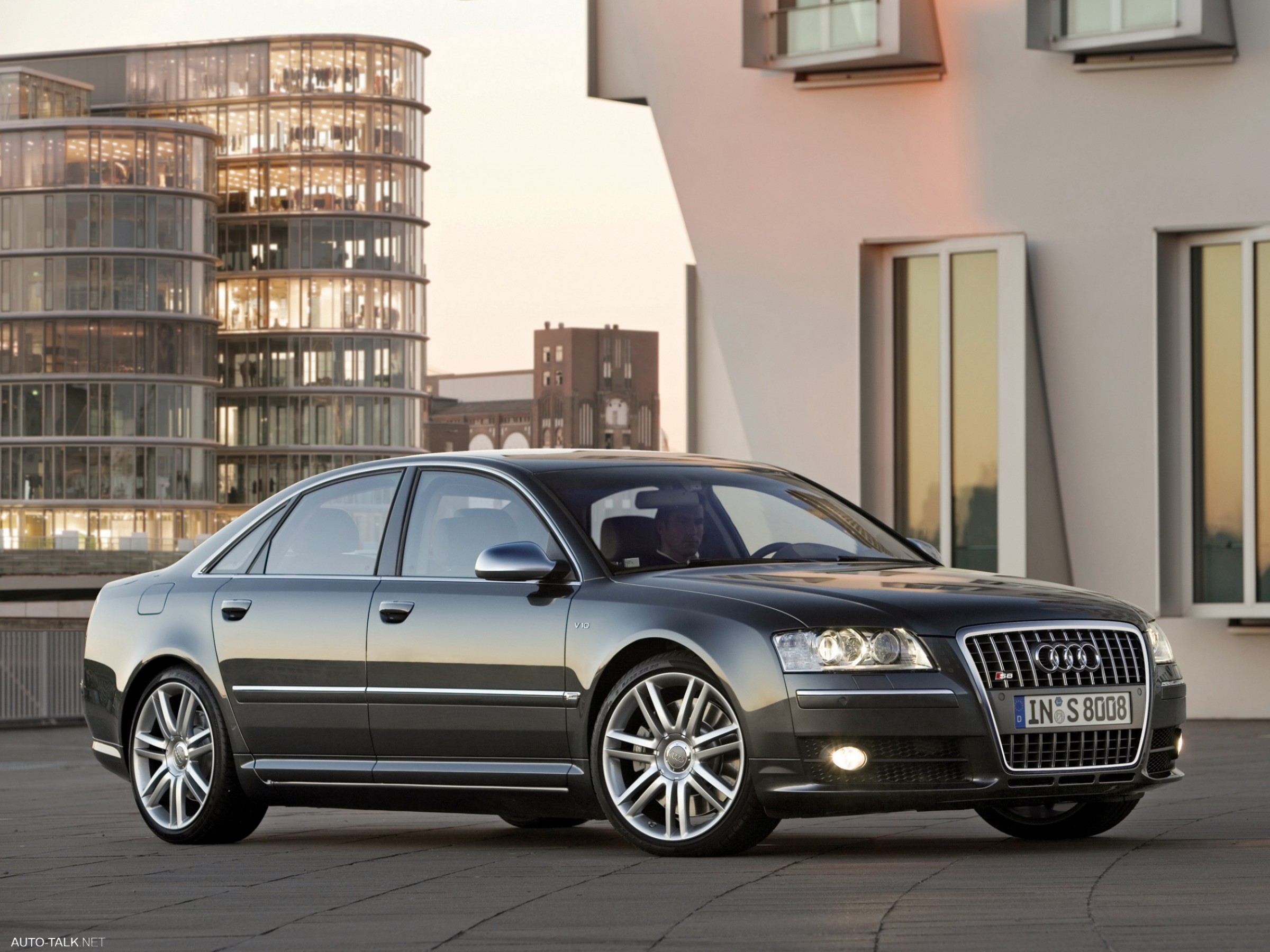 2007 Audi S8