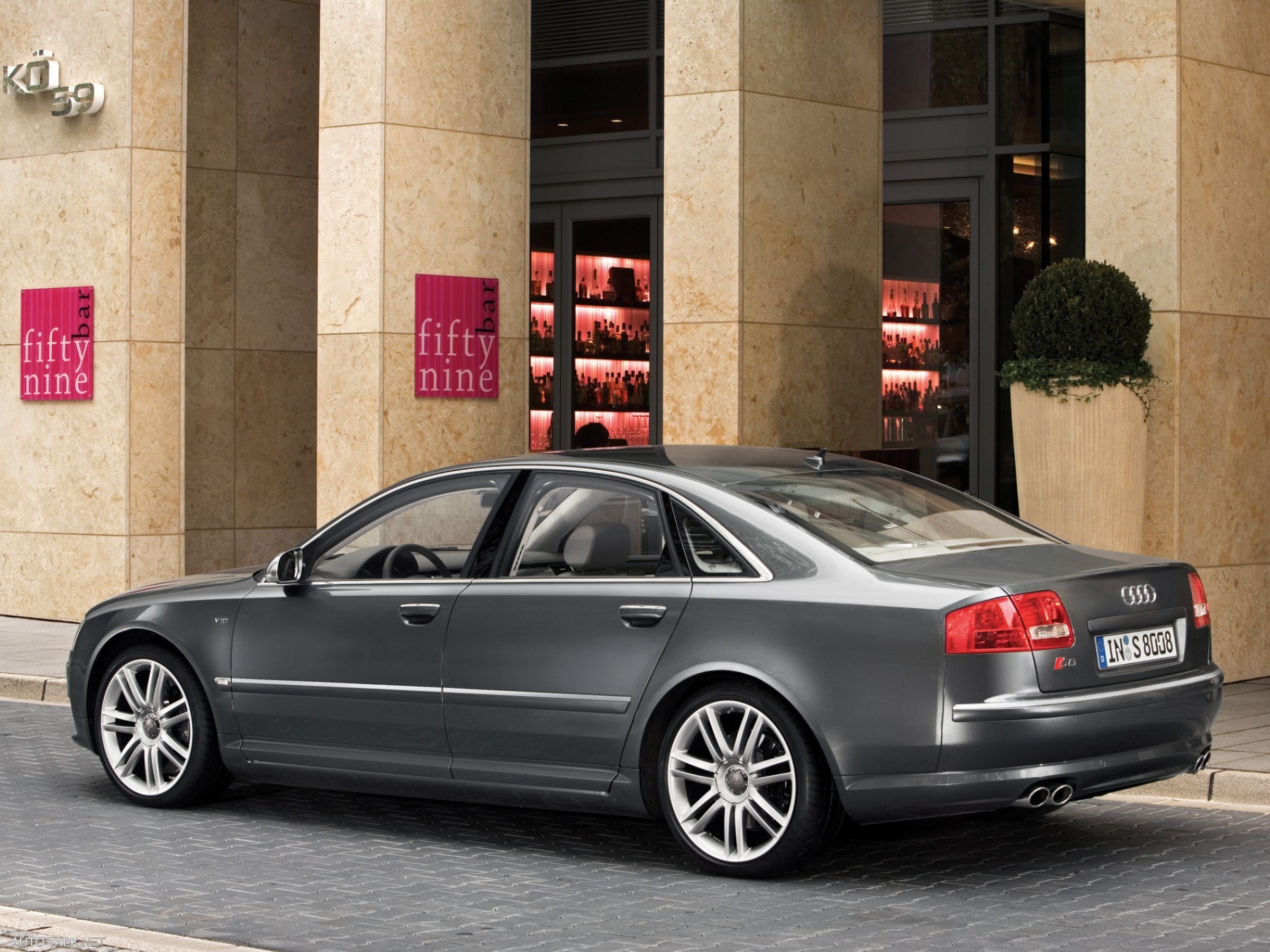 2007 Audi S8