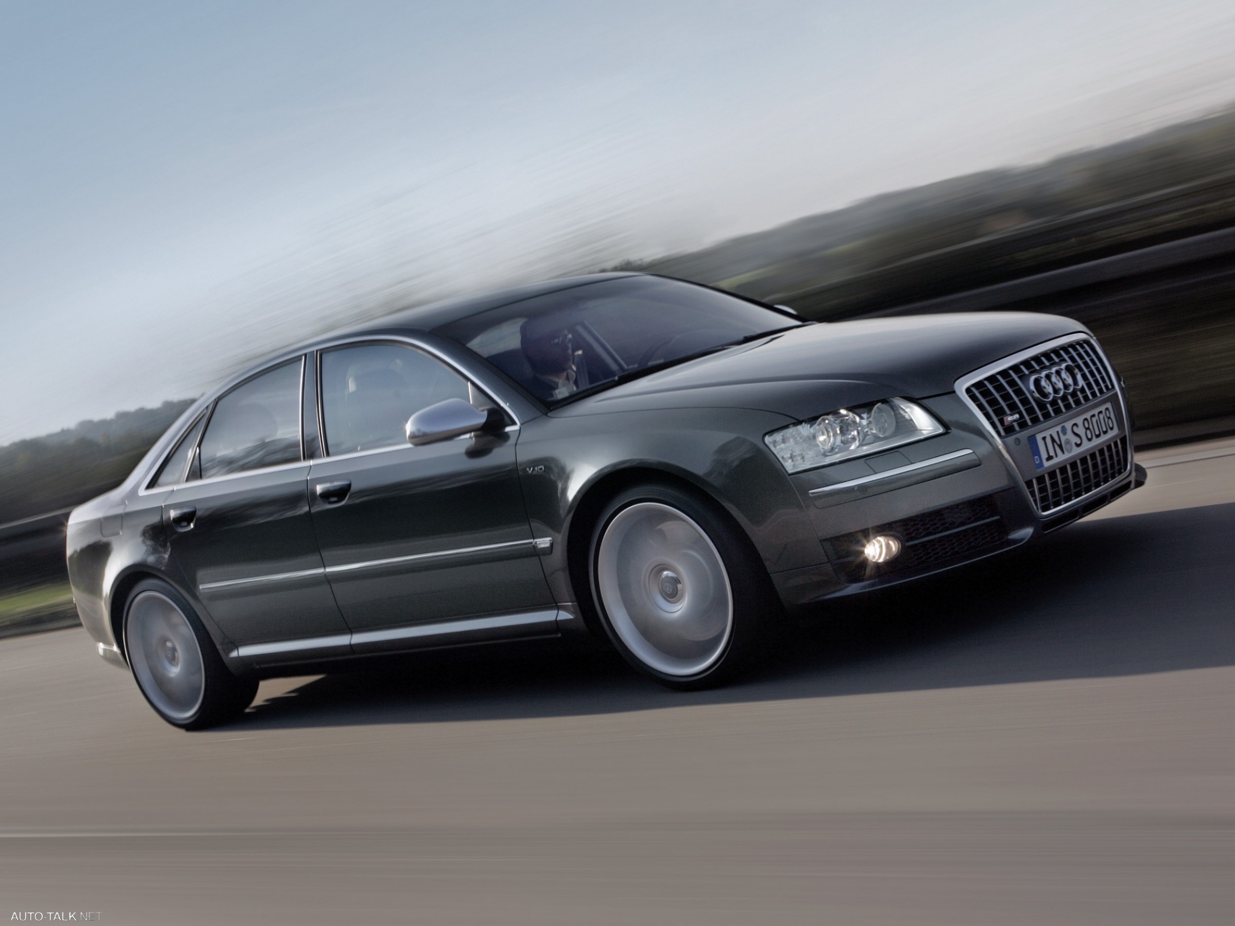 2007 Audi S8