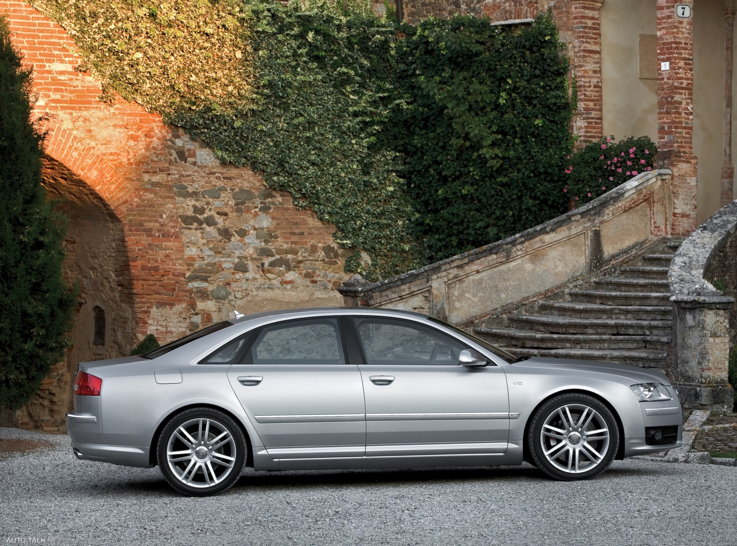 2007 Audi S8
