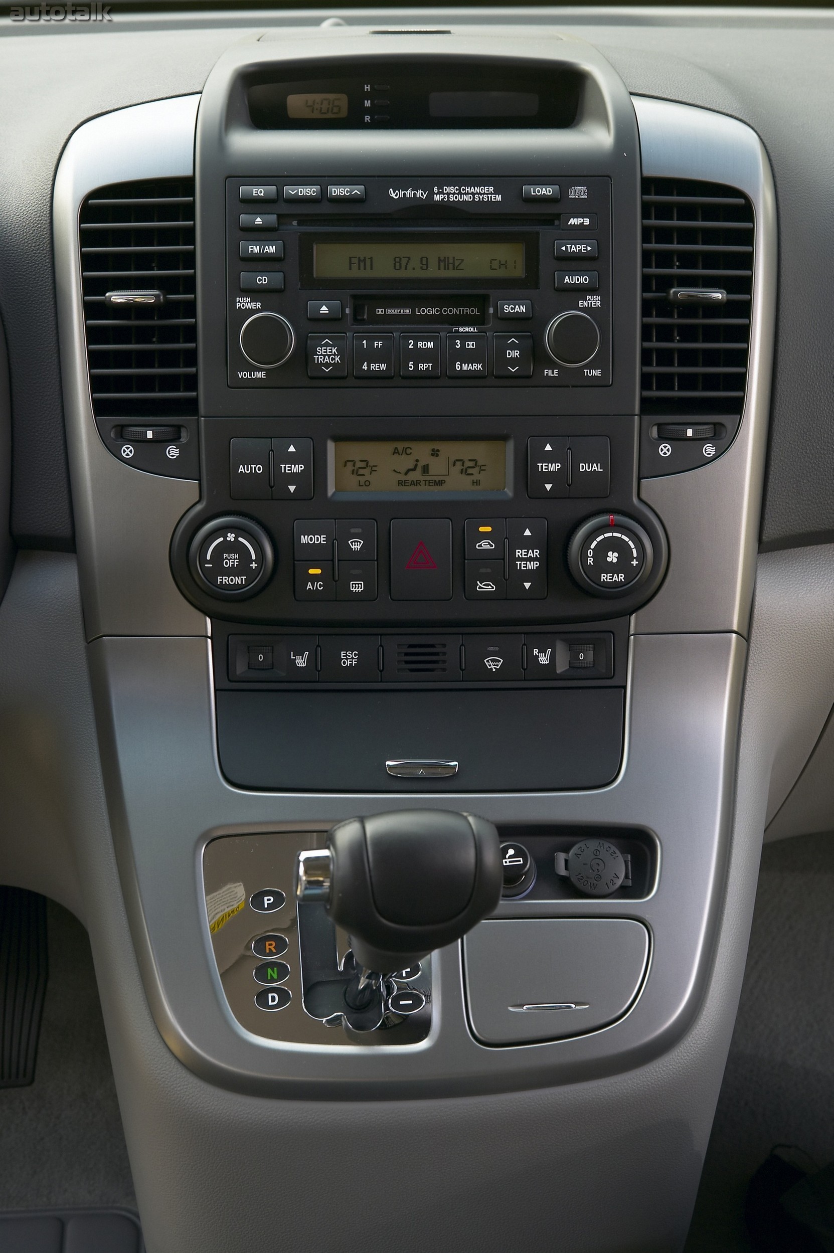 2007 Hyundai Entourage