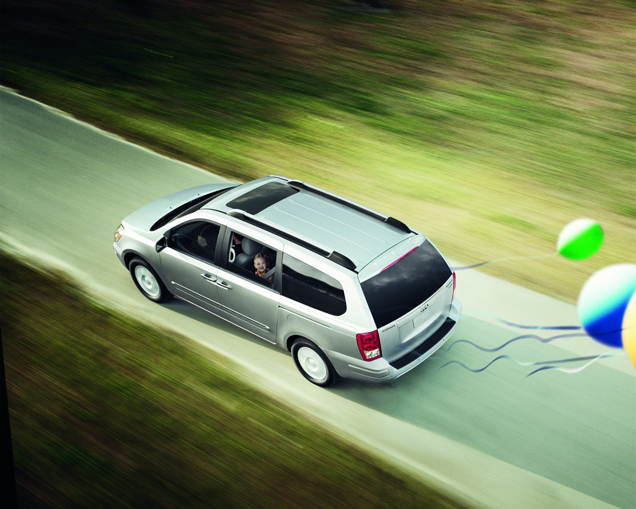 2008 Hyundai Entourage