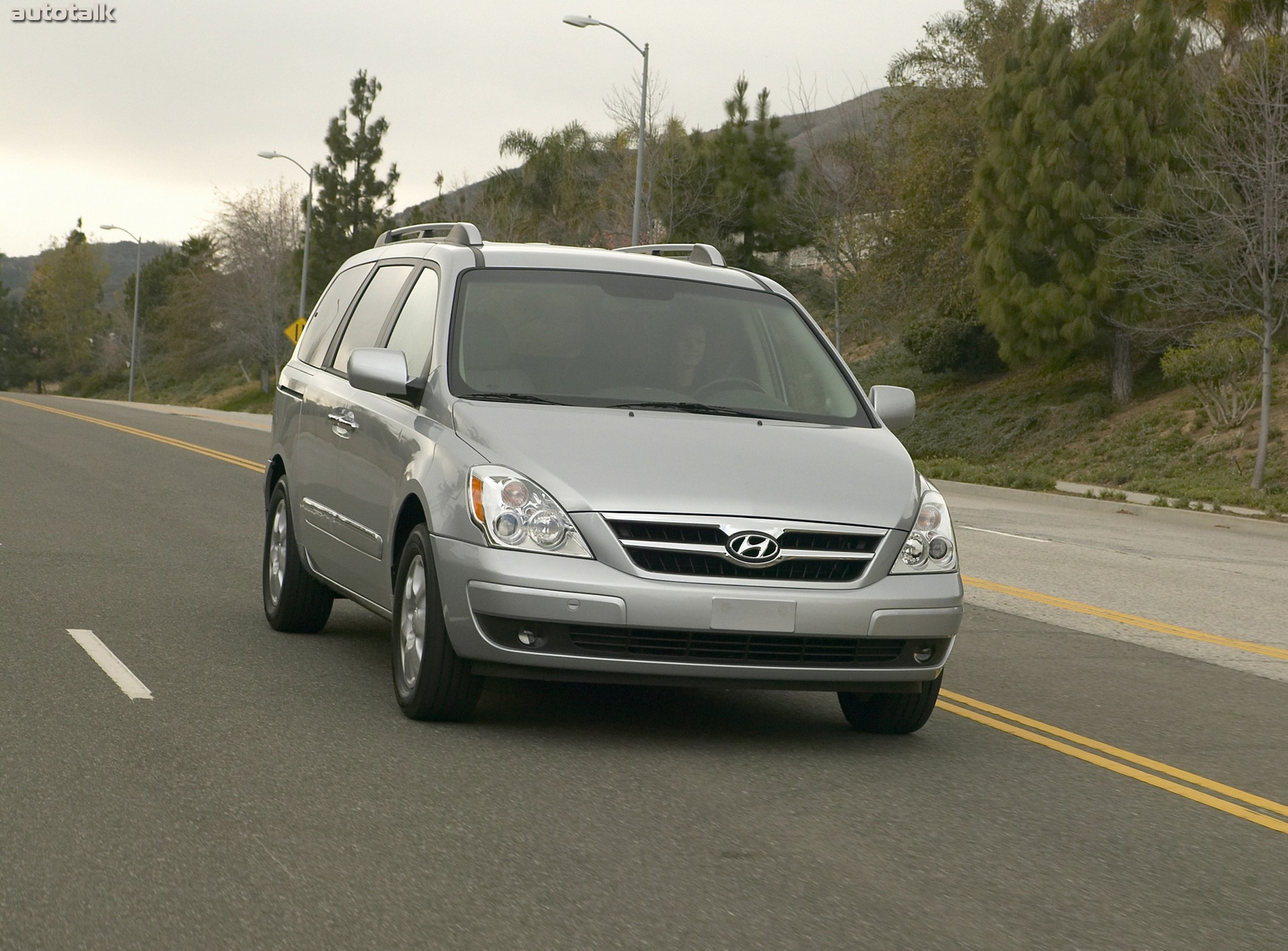 2008 Hyundai Entourage
