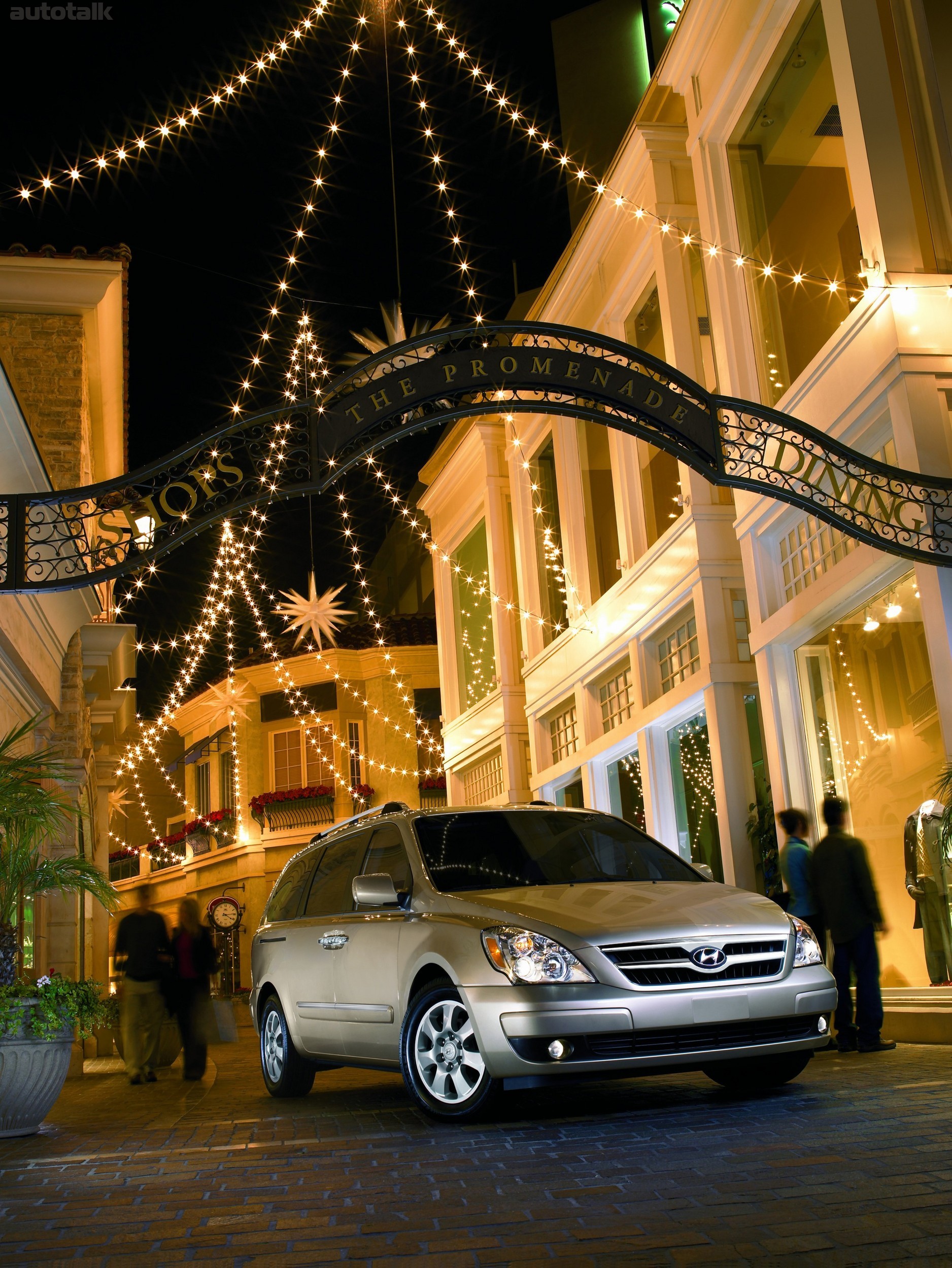 2008 Hyundai Entourage