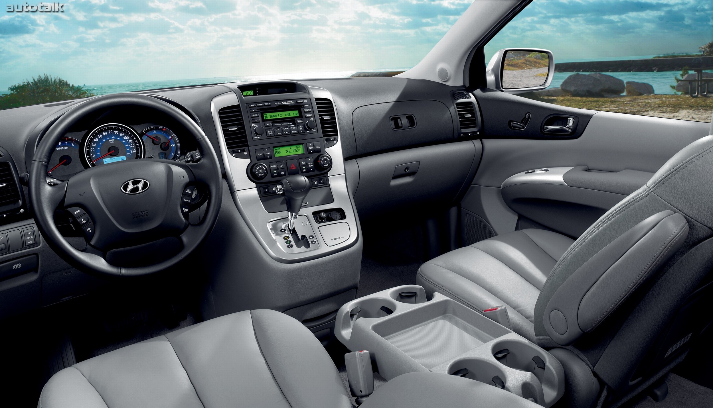 2008 Hyundai Entourage