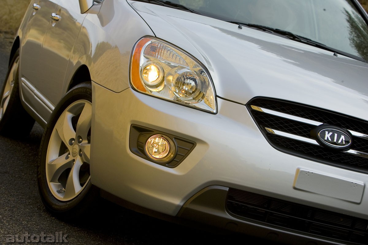 2008 Kia Rondo