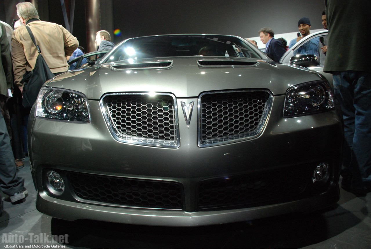 2008 Pontiac G8 at Chicago Auto Show